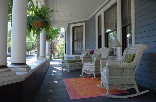 Circular Manor Bed and Breakfast