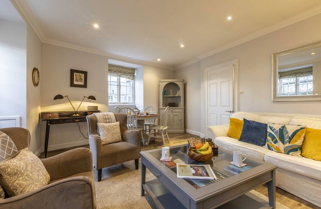 Circus Heights - top floor Georgian elegance