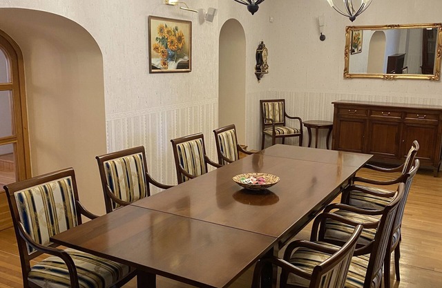 City apartment from the 17th century, cool location, easily accessible national parks