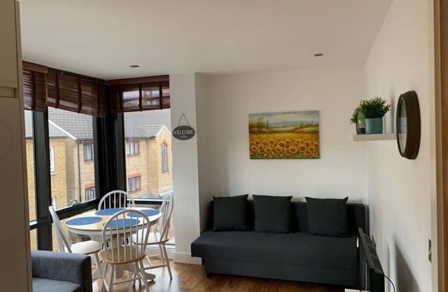 City Center Flat next to Station and Camden Market