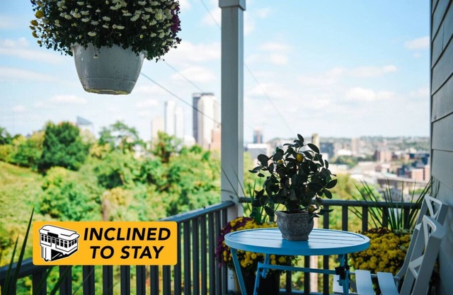 City View Sanctuary w/Hot Tub ~ Abundant Parking!