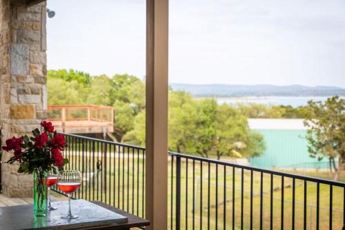 CL 1350 Lakeview Livin Large House