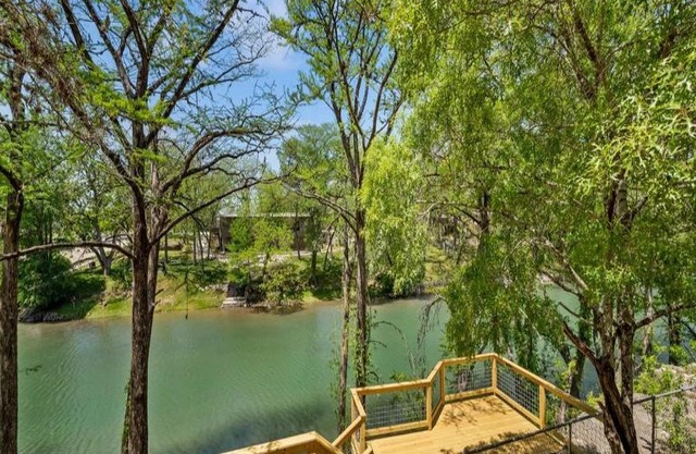 CL 954 River Cliff Retreat