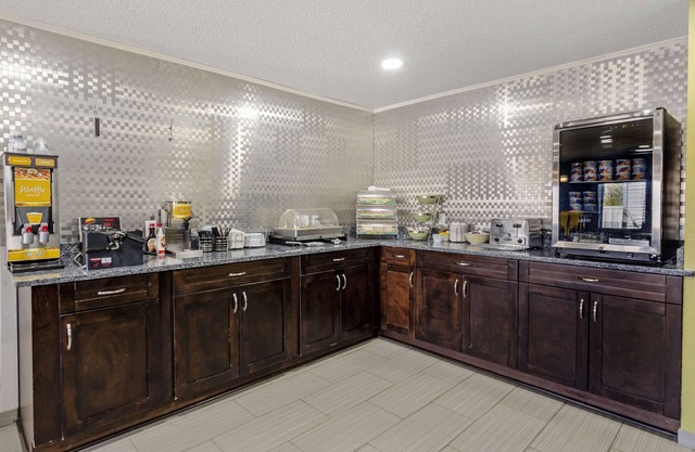 Clarion Pointe Staunton East