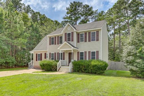 Classic Colonial Home with Private Yard in Richmond!