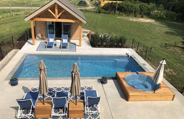 Classic Farm House in the heart of Water Mill, 2.7mi To Beach