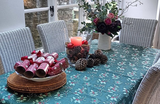 Classic Two Bedroom 17th Century Cottage Situated in Southrop,in the Cotswolds