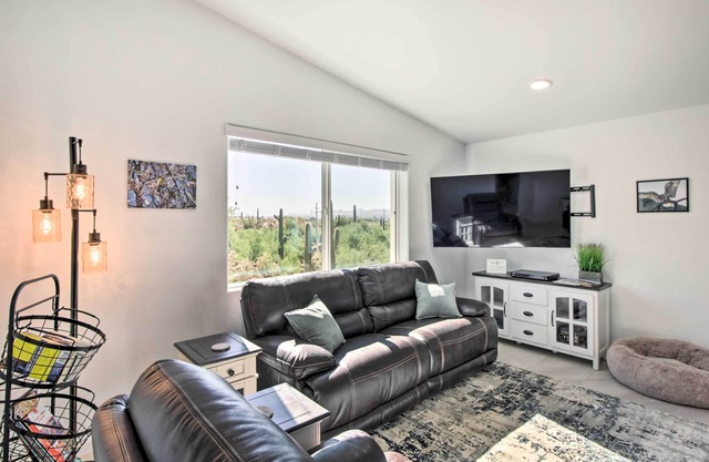 Classy Tucson Escape w/Fire Pit on 5 Acres!