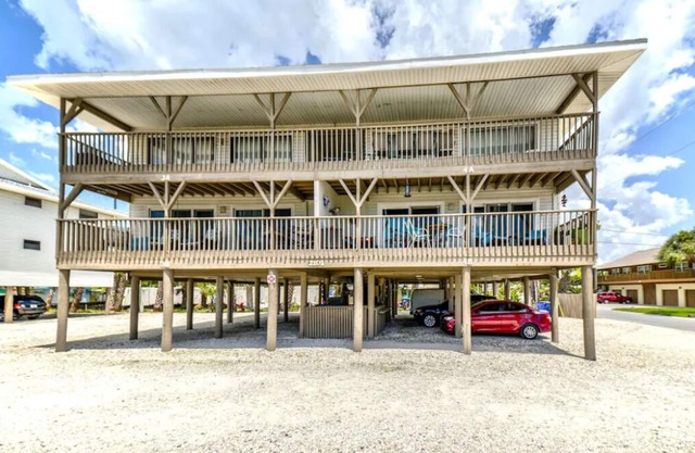 Clean, Bright New Beach Villa
