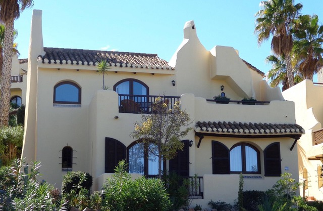 Clean Comfortable & Central. Ideal for family holidays, padel/tennis/golfbreaks