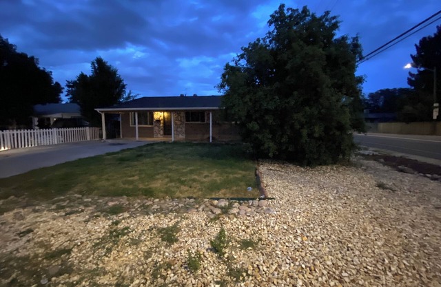 Clean, Comfy & Central - 3BR Denver Home w/Vibes