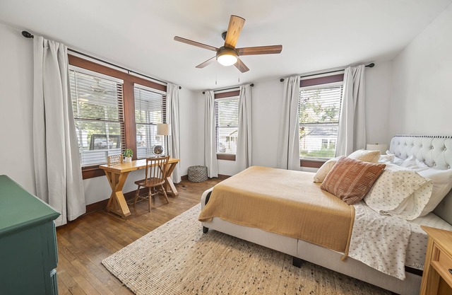 Clean, Exceptional, Comfortable, and Peaceful 1 bedroom apt Entire Unit 107