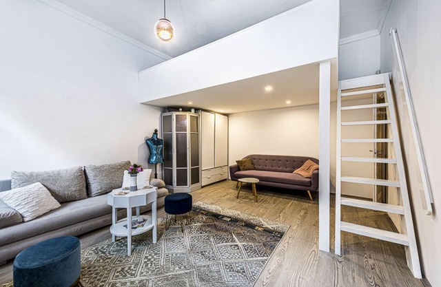 CLEAN flat - CUTE garden - CAR parking