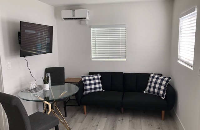 Clean Fully-Equipped Detached Guest House