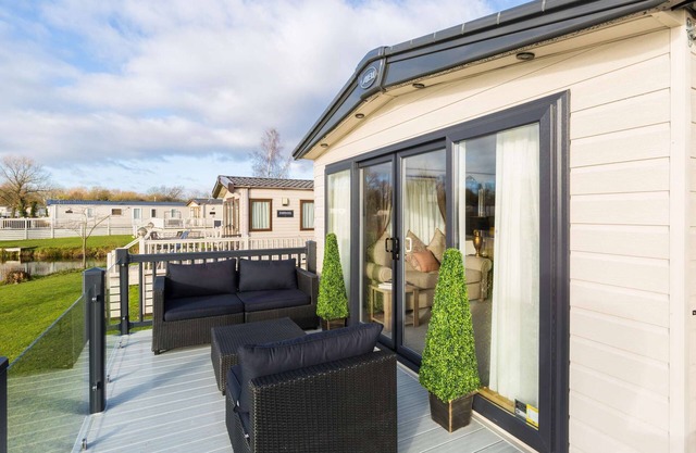 Clearwater, uninterrupted views of Kingfisher Lake