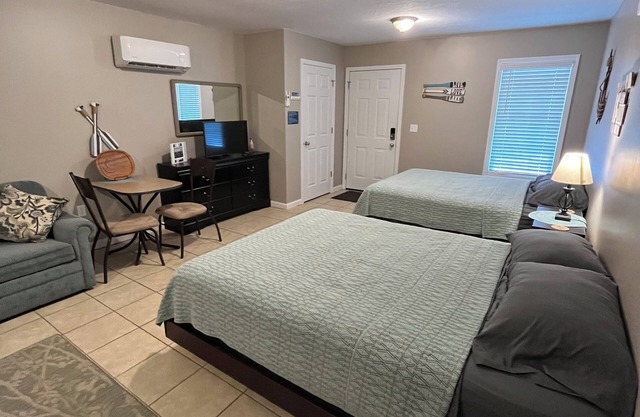 Clifty Creek Inn—Unit B