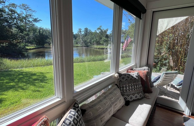 Close to Beach! Free Golf Cart!