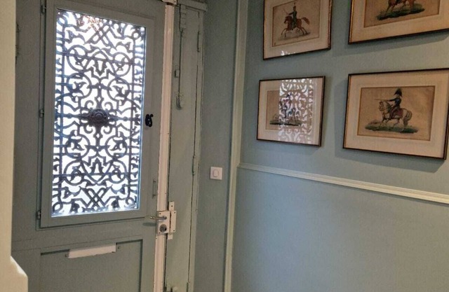 Close to equestrian events in Versailles Olympic games ,independant studio