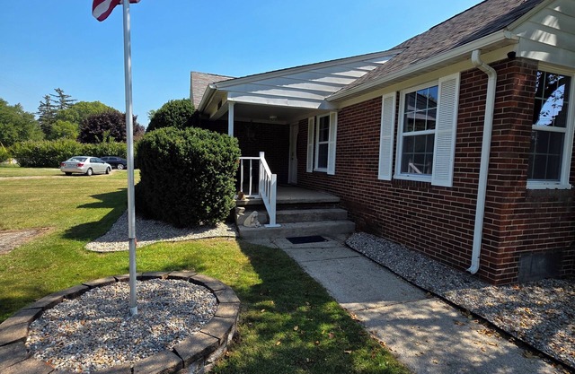 CLOSE TO EVERYTHING!