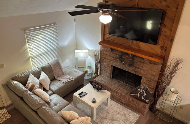 CLOSE TO FSU, FAMU, RESTAURANTS AND ALL CULTURAL EVENTS AROUND TALLAHASSEE!