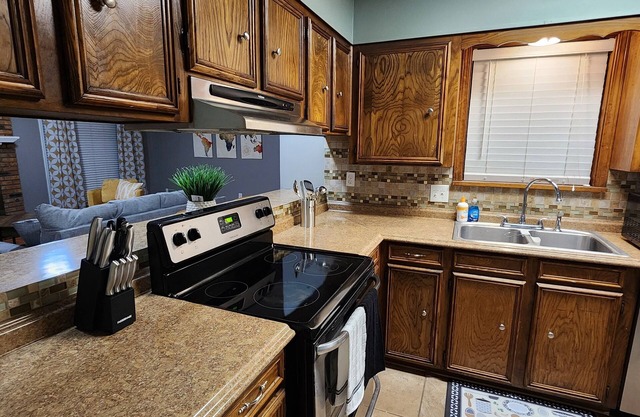 Close to Louisiana Down's Casino. nA charming 3-bedroom house, great amenities!