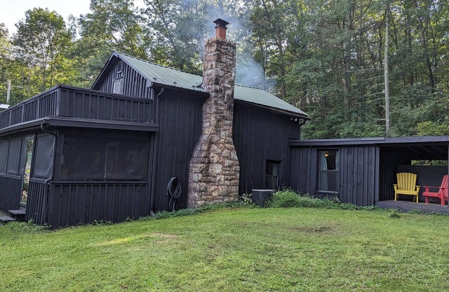 Close to Penn State & Whipple's Dam - Pet Friendly!