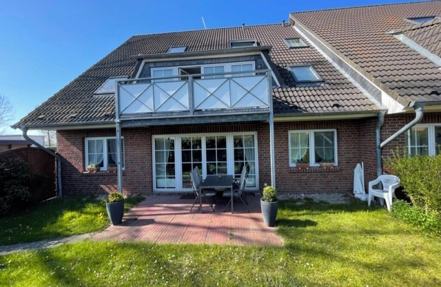 Close to the beach! 3-room apartment with garden, WiFi & smart TV - freshly renovated