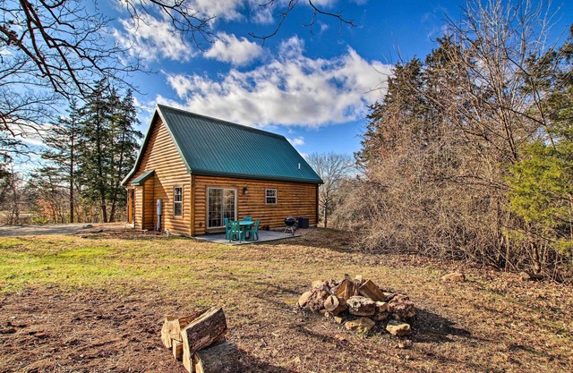 Close to Vineyards: Updated New Haven Retreat!