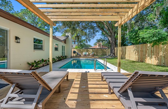 Cloud Castles | Private pool, hot tub, and more in Tampa