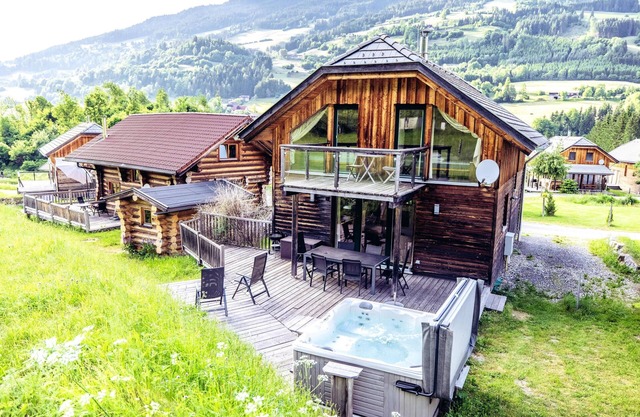 Cosy holiday home with sauna and whirlpool