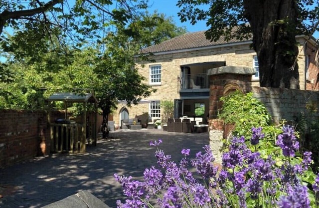 Coach House near the beach