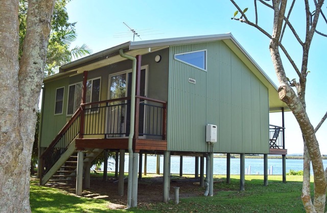 Coast & Country Cabin 4