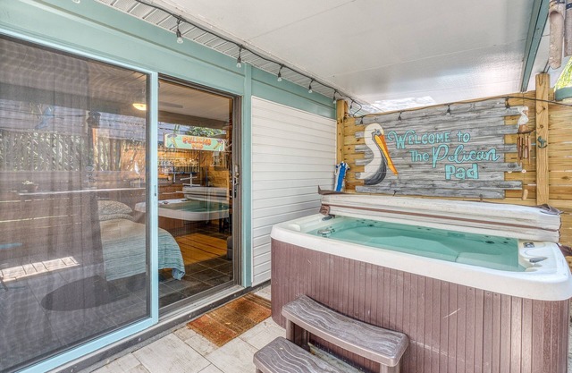 Coastal Bliss with hot tub - 4 miles to beaches