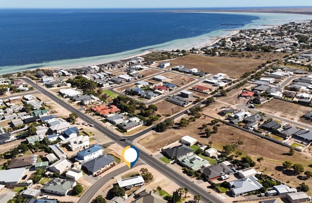 Coastal Break - Peaceful 3 BR Home Near the Beach