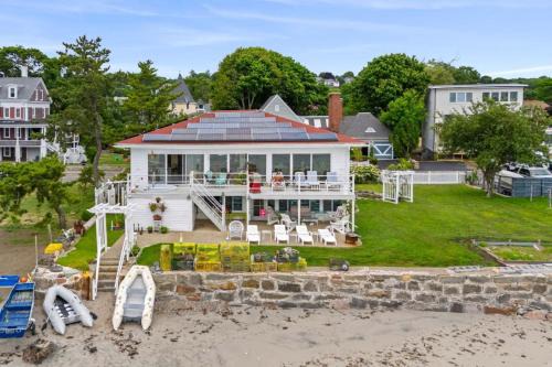 Coastal Charm Lobster Chato