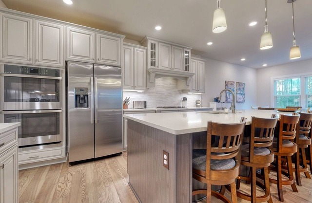 COASTAL DAYDREAMS- 6BD, 4BA - Sleeps 14 - World-class amenities!