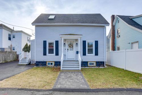 Coastal Lynn Escape with Fireplace 3 Mi to Beaches
