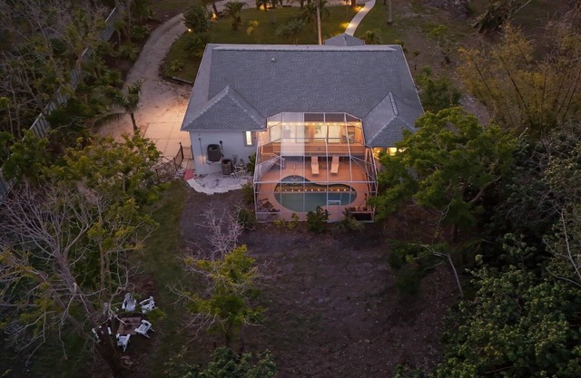 Coastal Soul - Heated pool, 5BR/4.5BA, 1-acre, AMI & Robinson Preserve