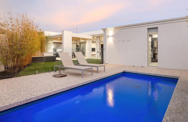 Coastal Summer Family Retreat w/ Pool and 5 min From Coogee Beach