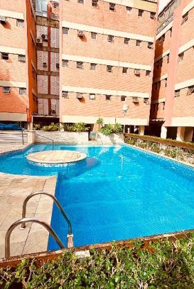 Cobertura Aconchegante na Enseada 3 Quartos, Piscina e Conforto a Poucos Passos do Mar