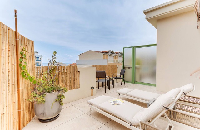 COCO BEACH AP4476 by Riviera Holiday Homes
