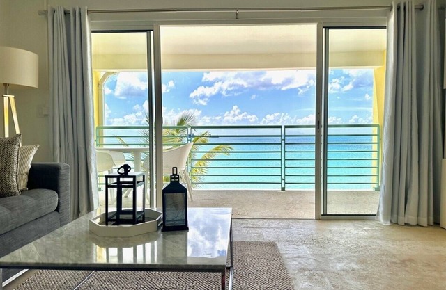 Coco Palm; Beach & Luxury!