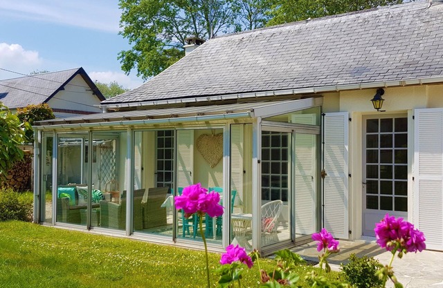 Cocooning bubble and immersive veranda in a green setting 100m from the beach