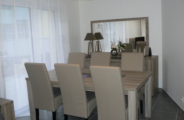 COCOONING VILLA WITH GARDEN VERY BRIGHT WITH WIFI CLOSE TO THE SEA