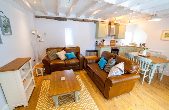 Colby Cottage, Wynd Hill Hideaway - walk to coast path, beach and pub!