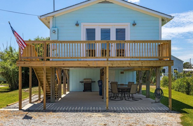 Cole's Crab Shack - The Place to Relax!