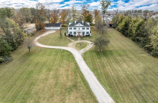 Colonial Manor ~ Family Estate ~ Over 5 Private Acres ~ Easy 30 min drive to Nashville or Franklin