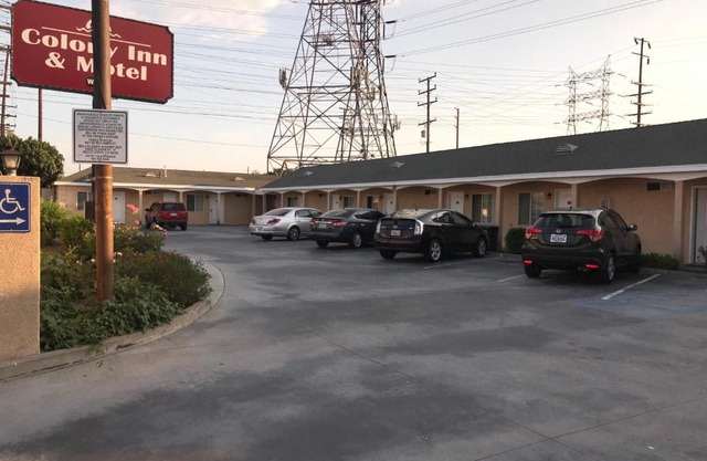 Colony Inn Motel