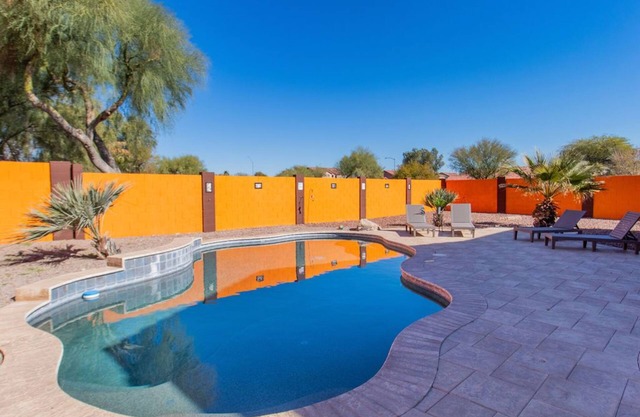 Colorful 3BR Home/Private, Patio +Pool+Hot Tub