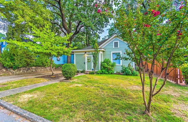 Colorful Cottage w/Deck ~ 5 Mi to Downtown!